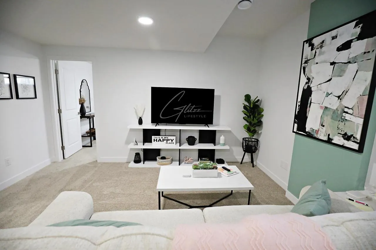 King Bed,Disney,Long Stays,Garage,Airport Edmonton